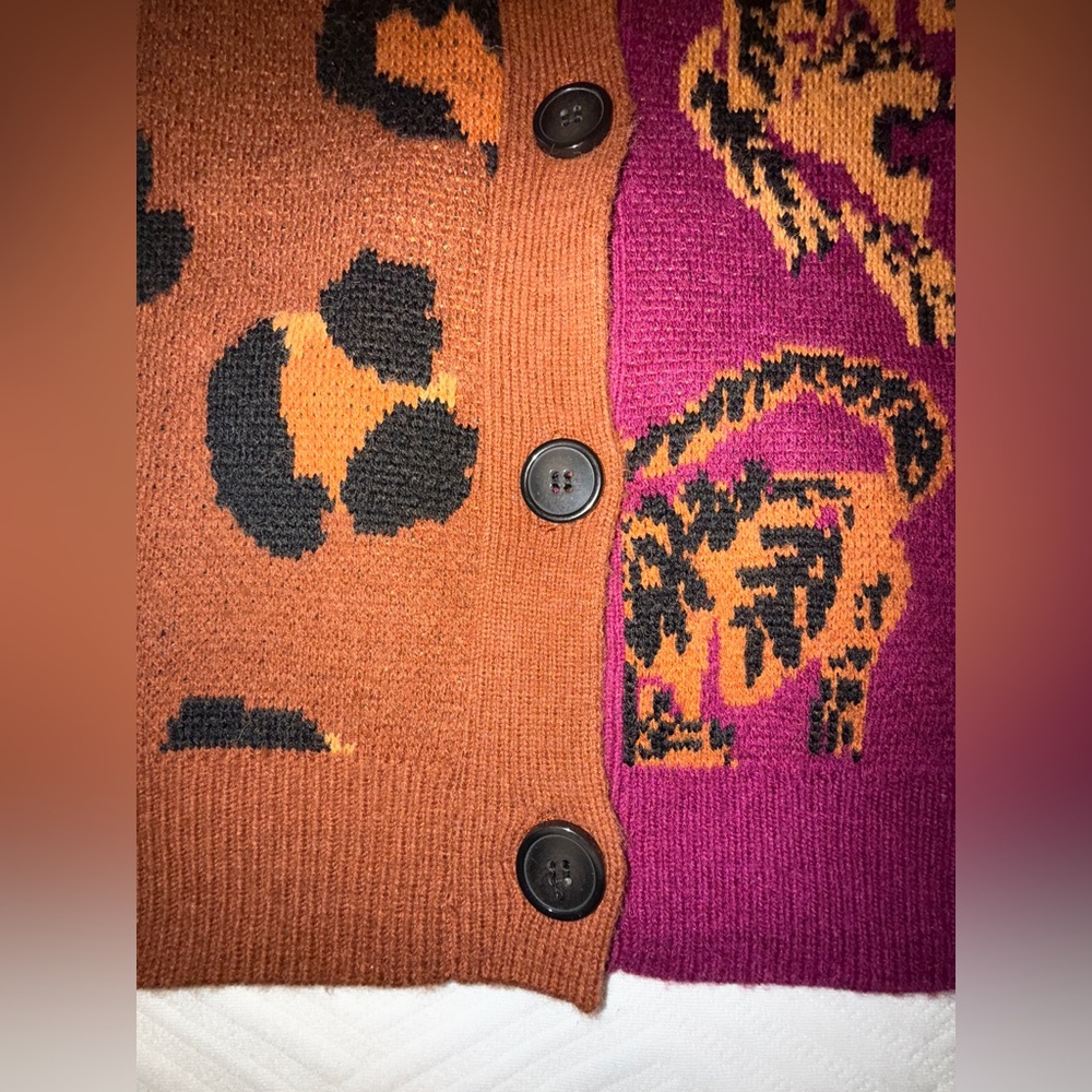 FARM RIO Mixed Wild Leopards Cardigan SIZE: XS - Picture 7 of 9